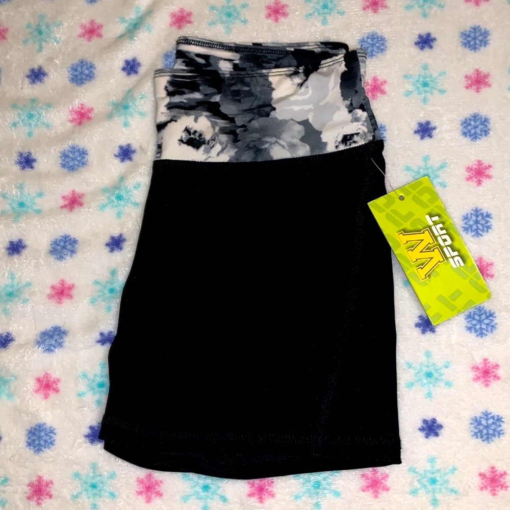 Floral workout bundle πΈπ€π€ - Picture 8 of 11